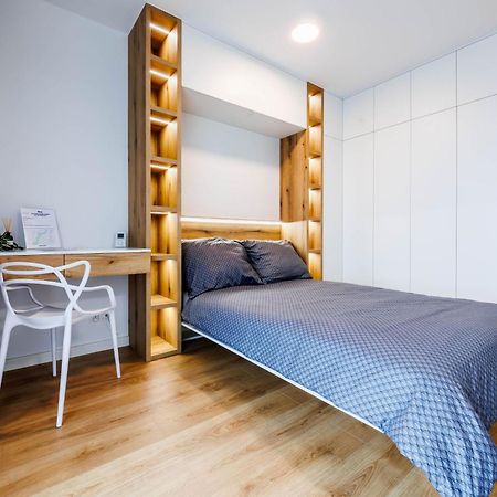 Premium Suite- City Center, Capital Towers, Free Parking Жешов Екстериор снимка